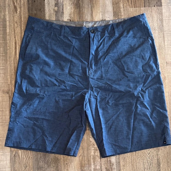 Quiksilver Men's Navy Flat Front Shorts - Picture 1 of 5